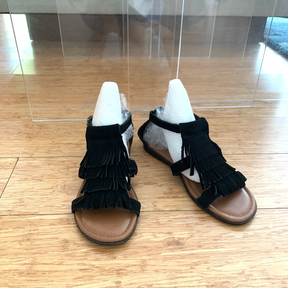 Sold 🌸 Minnetonka Women's Maui Passport Sandal